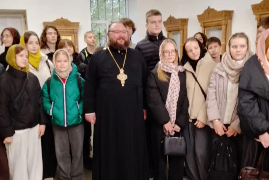 В Кургане гимназисты-восьмиклассники узнали, как живет православный приход