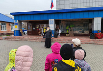 На открытой площадке Глядянского РДК отметили праздник Пасхи