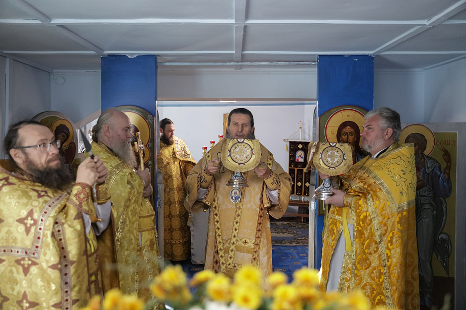 Архиерейское богослужение состоялось в Покровском храме села Колташёво