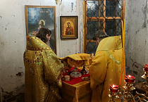 В старинном храме села Усть-Суерское два архиерея совершили Литургию
