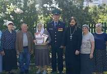 Медаль «За помощь фронту» вручена прихожанке храма Покрова Пресвятой Богородицы города Кургана.