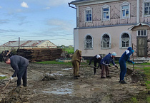 Прихожане Покровского храма города Кургана вновь помогли храму в Смолино