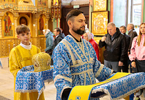 Митрополит Даниил в сослужении епископа Магнитогорского Зосимы совершил раннюю Литургию