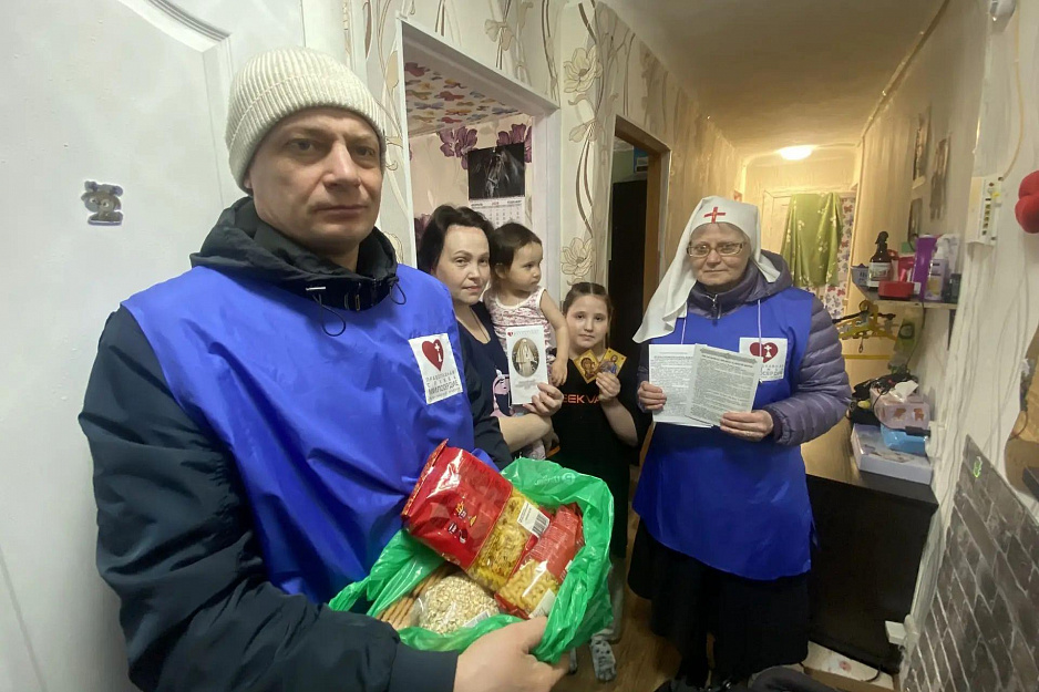 В Кургане «Экипаж Милосердия» совершил очередной выезд в многодетные семьи