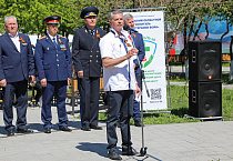 Курганский священник принял участие в митинге в областном госпитале для ветеранов