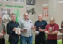 Накануне Пасхи находящимся на излечении воинам были вручены иконки и освященные куличи