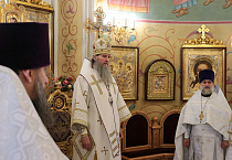 В день памяти Василия Великого митрополит Даниил совершил Литургию в кафедральном соборе