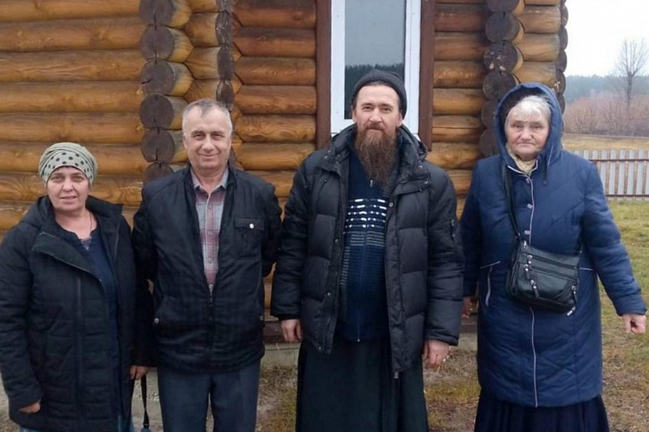 Священник из Варгашей посетил сёла на севере района