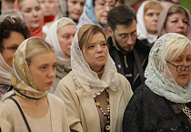 В главном соборе Зауралья встретили Пасху Христову