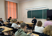 Курганский священник провёл встречу со студентами педагогического колледжа
