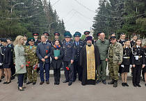 Курганские священники приветствовали  участников юнармейского патриотического автомарша