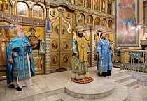 Митрополит Даниил в сослужении епископа Магнитогорского Зосимы совершил раннюю Литургию