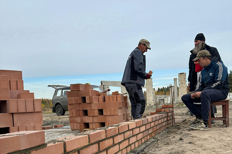 В селе Иковка активно идут работы по строительству Никольского храма