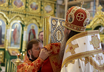 В Светлый понедельник митрополит Даниил совершил Литургию в Троицком соборе Кургана
