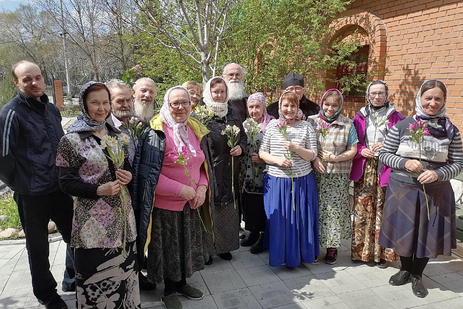 В храмах Курганской епархии отпраздновали день жён-мироносиц