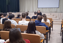 Курганский священник провёл встречи в двух городских школах