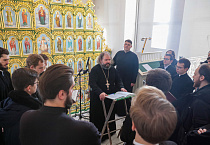 На Литургии в Троицком соборе Кургана пел хор Троице-Сергиевой лавры