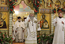 В день памяти Василия Великого митрополит Даниил совершил Литургию в кафедральном соборе