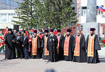 В День Победы митрополит Даниил принял участие в возложении  цветов к Вечному огню