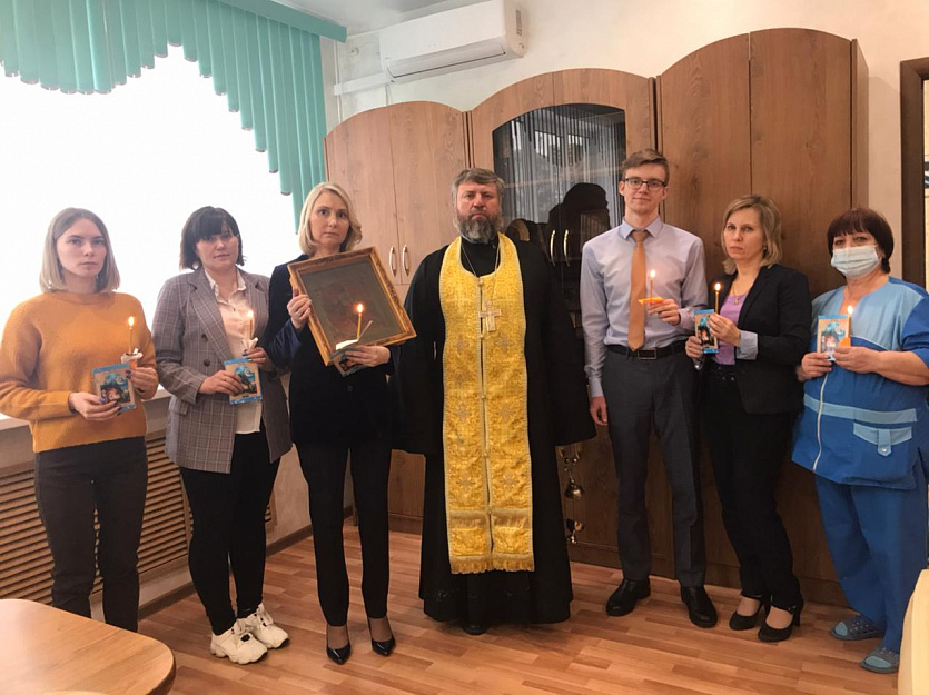 Курганский священник совершил молебен в управлении ФАС