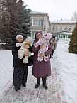 Курганские сёстры милосердия помогли в уходе за тремя младенцами