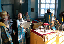 В Никольском храме села Гладковское состоялась архиерейская Литургия