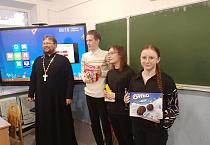 Руководитель миссионерского отдела епархии на уроке в школе села Глядянское говорил о святом Александре Невском