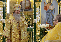 В Троицком соборе Кургана состоялась архиерейская Литургия