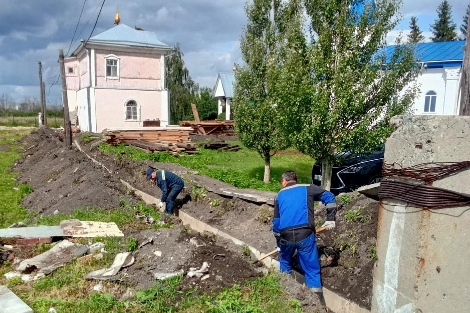 Курганские прихожане продолжают помогать пострадавшему от наводнения Свято-Духовскому храму