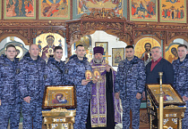 В курганском храме состоялось богослужение, посвященное Дню войск национальной гвардии