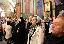 В престольный праздник Александро-Невского кафедрального собора прошла Литургия двух архиереев