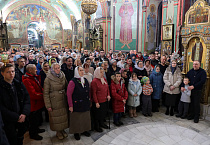 В Рождество Христово 2025 года митрополит Даниил совершил ночную праздничную службу