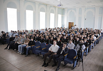 Курганским школьникам и студентам рассказали о причинах и смыслах СВО
