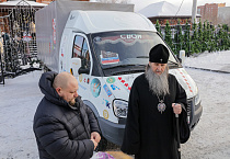 Митрополит Даниил наклеил на «Народную газель» 14-ю звезду за поездки в зону СВО