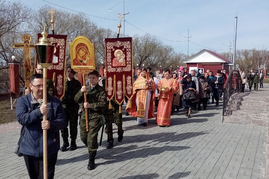 Богослужение и катамаран: молодёжный отдел Курганской епархии проводит весну активно