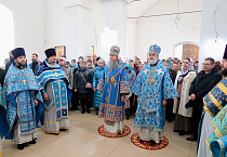 В возрожденном храме Чимеевского монастыря прошла первая архиерейская Литургия и освящение нового иконостаса