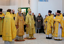 На Литургии в Троицком соборе Кургана пел хор Троице-Сергиевой лавры