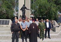 Курганский священник почтил память ветеранов локальных конфликтов