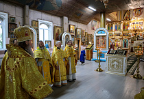 В храме микрорайона Смолино прошла архиерейская Литургия