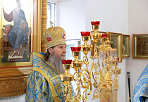 Митрополит Даниил совершил богослужение в Троицком храме Кургана