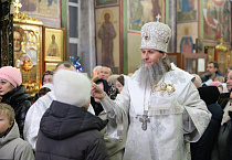 В Рождественский сочельник митрополит Даниил совершил Великое повечерие и Утреню 