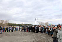 Глава Курганской митрополии принял участие в пасхальном празднике у стен женской обители