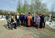 В Кургане возле кафедрального Александро-Невского собора прошла панихида  по жертвам аварии на Чернобыльской АЭС