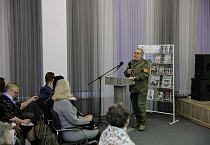 В Юговке прошла презентация фильма о курганском священнике – участнике СВО