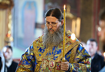 Митрополит Даниил совершил чин погребения Плащаницы Пресвятой Богородицы