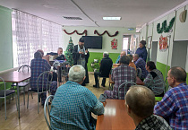 В Кургане Центр адаптации бездомных посетили священник и сестры милосердия