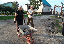 Прихожане Покровского храма города Кургана вновь помогли храму в Смолино