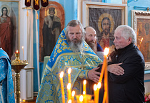 В Никольском храме села Гладковское состоялась архиерейская Литургия