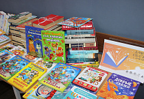 В Кургане члены СПЖ приняли участие в акции «Дарите книги с любовью»