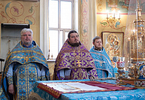 В день Почаевской иконы Божией Матери митрополит Даниил совершил Литургию в главном храме Кургана